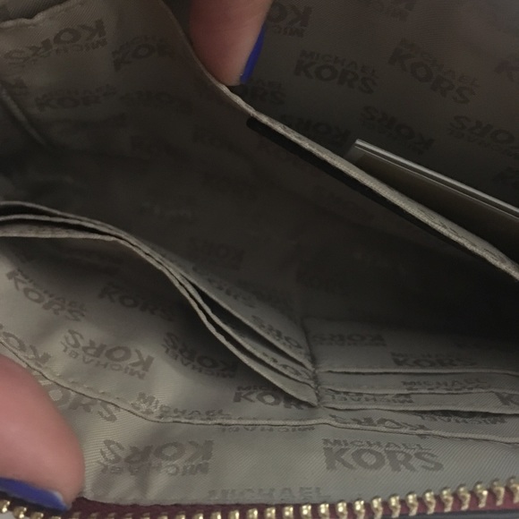 Micheal Kors Clutch - Picture 5 of 6